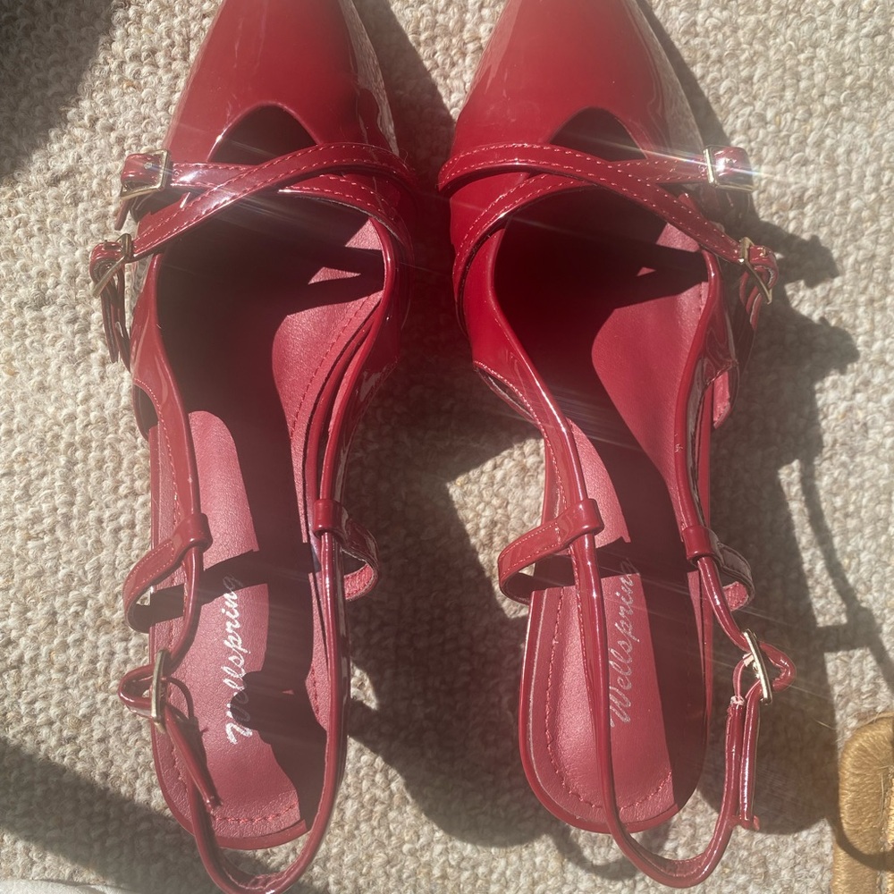 Stylish Burgundy Women's low heels